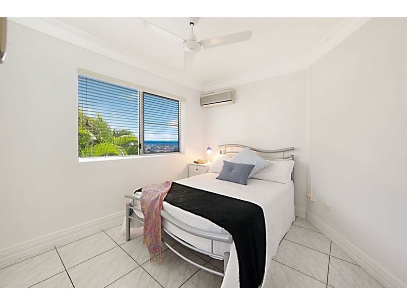 1/13 Hillside Crescent, Townsville City QLD 4810