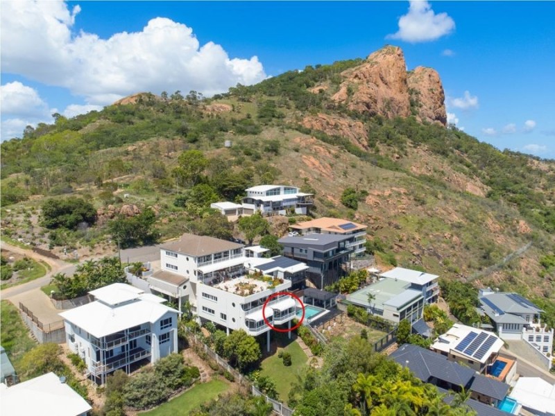 1/13 Hillside Crescent, Townsville City QLD 4810