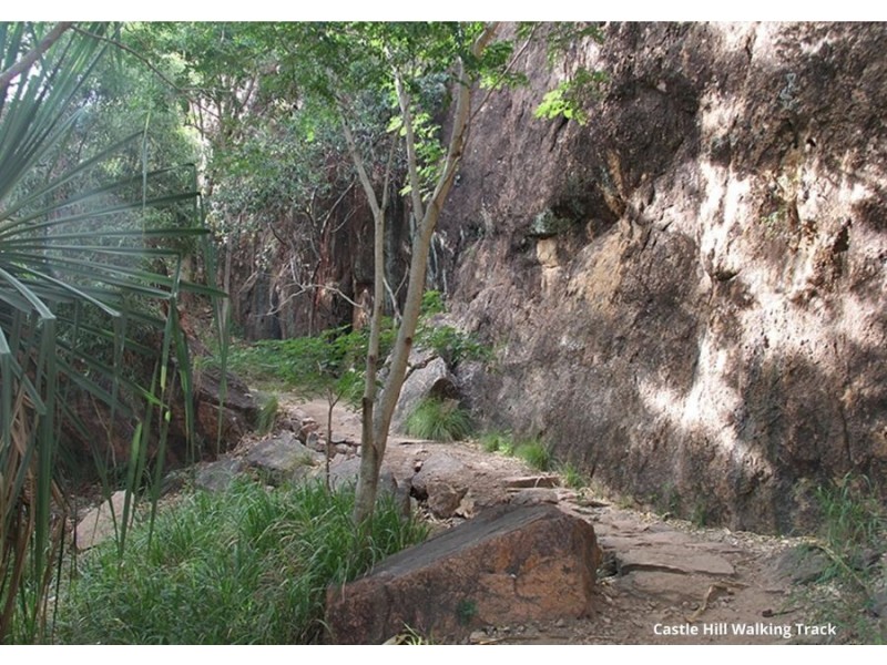 1/13 Hillside Crescent, Townsville City QLD 4810