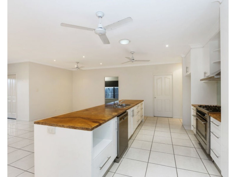 4 Dugong Court, Bushland Beach QLD 4818