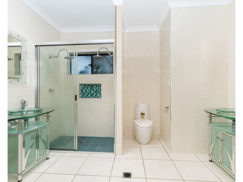 4 Dugong Court, Bushland Beach QLD 4818