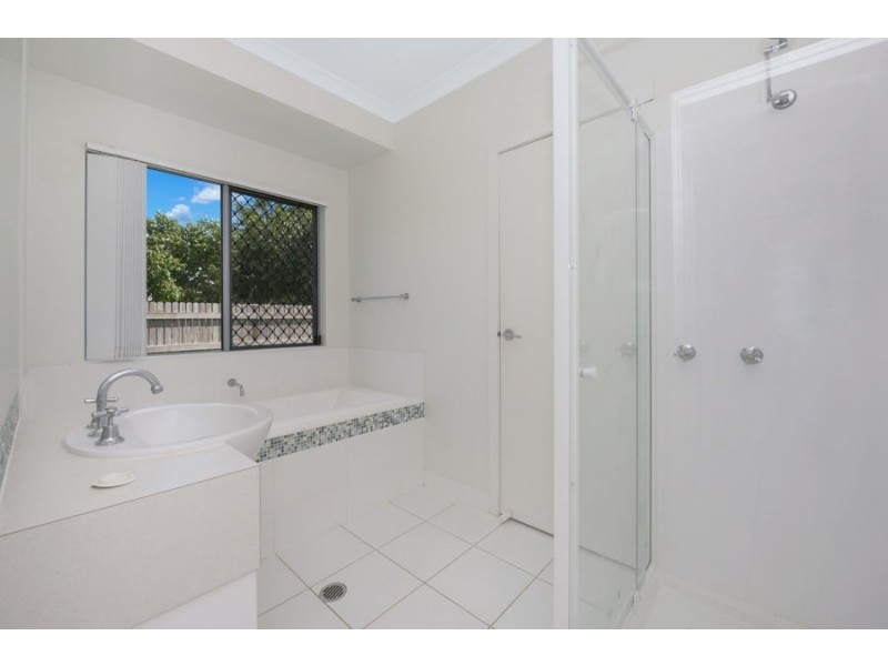 2 Doyles Circuit, Kelso QLD 4815