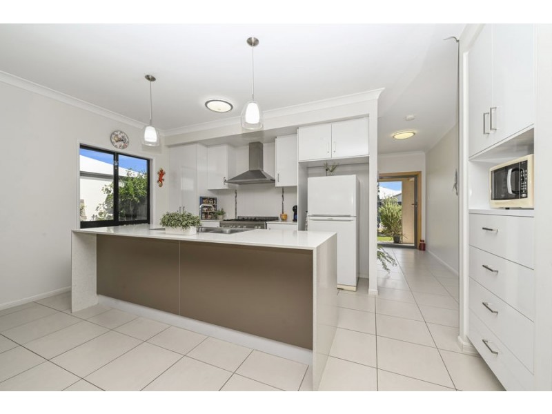 3 Thornbush Street, Mount Low QLD 4818