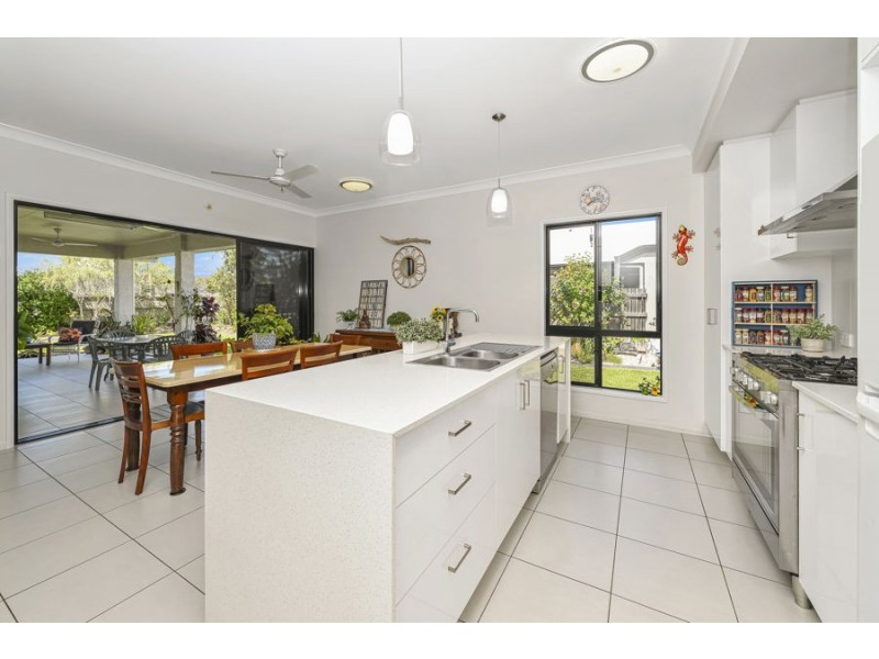 3 Thornbush Street, Mount Low QLD 4818