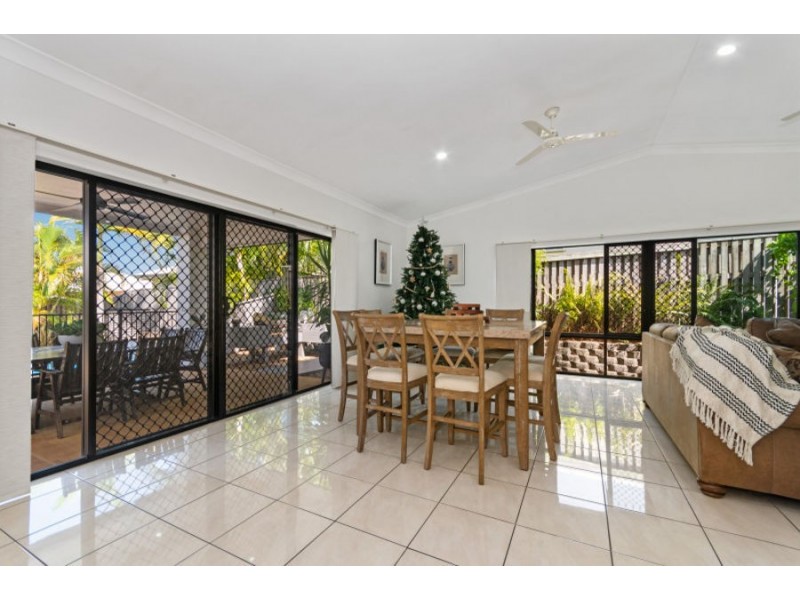 55 Hillock Crescent, Bushland Beach QLD 4818