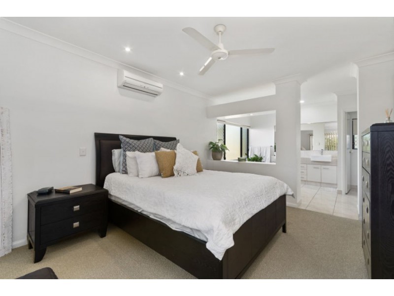 55 Hillock Crescent, Bushland Beach QLD 4818