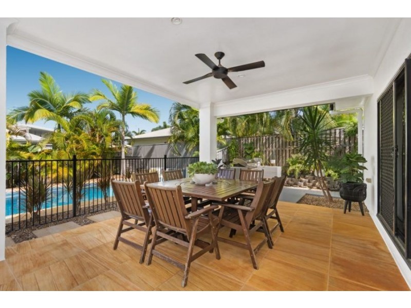 55 Hillock Crescent, Bushland Beach QLD 4818