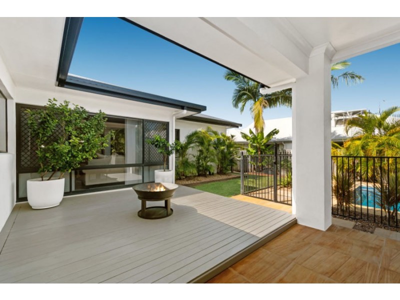 55 Hillock Crescent, Bushland Beach QLD 4818