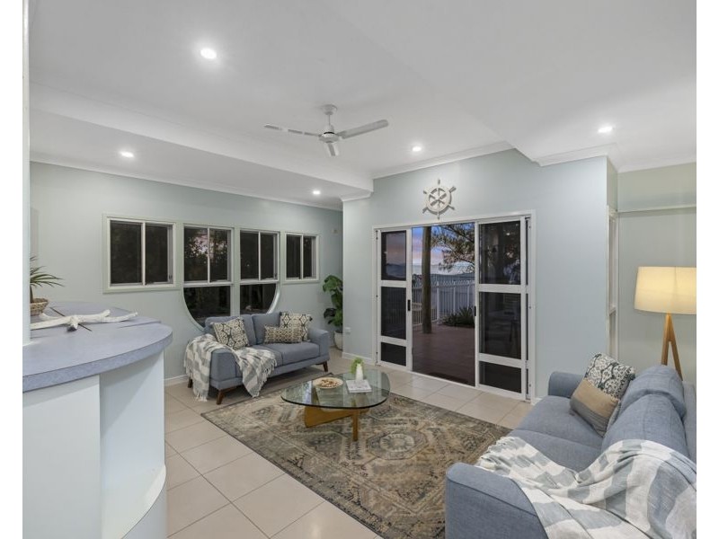 63 Cay Street, Saunders Beach QLD 4818