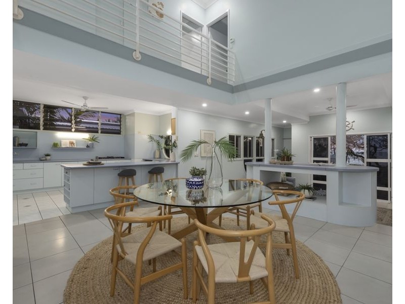 63 Cay Street, Saunders Beach QLD 4818