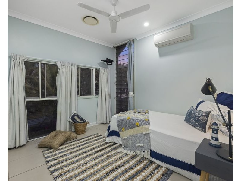 63 Cay Street, Saunders Beach QLD 4818