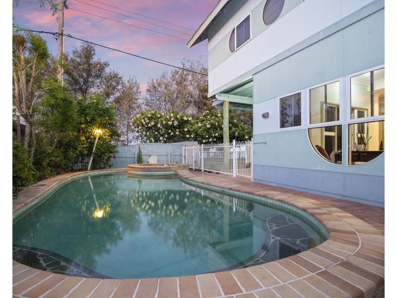63 Cay Street, Saunders Beach QLD 4818