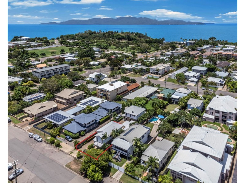 1/69A Cook Street, North Ward QLD 4810