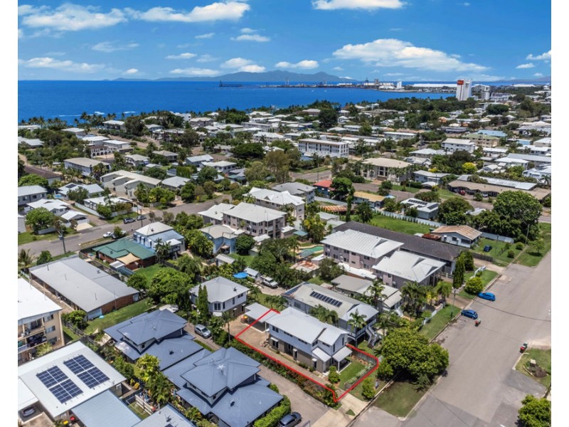 1/69A Cook Street, North Ward QLD 4810