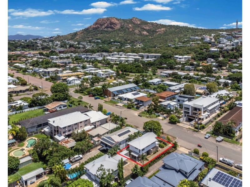 1/69A Cook Street, North Ward QLD 4810