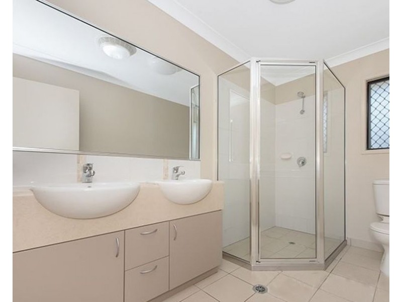 26 Limerick Way, Mount Low QLD 4818