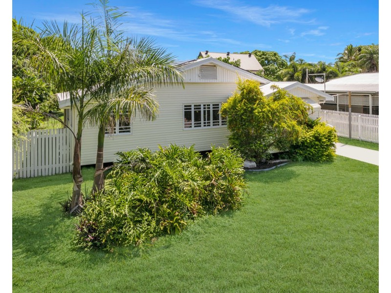 8 Hopkins Street, Currajong QLD 4812