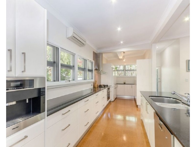 13 Stanton Terrace, North Ward QLD 4810