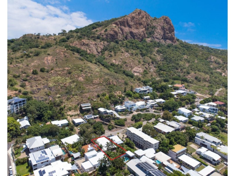 13 Stanton Terrace, North Ward QLD 4810