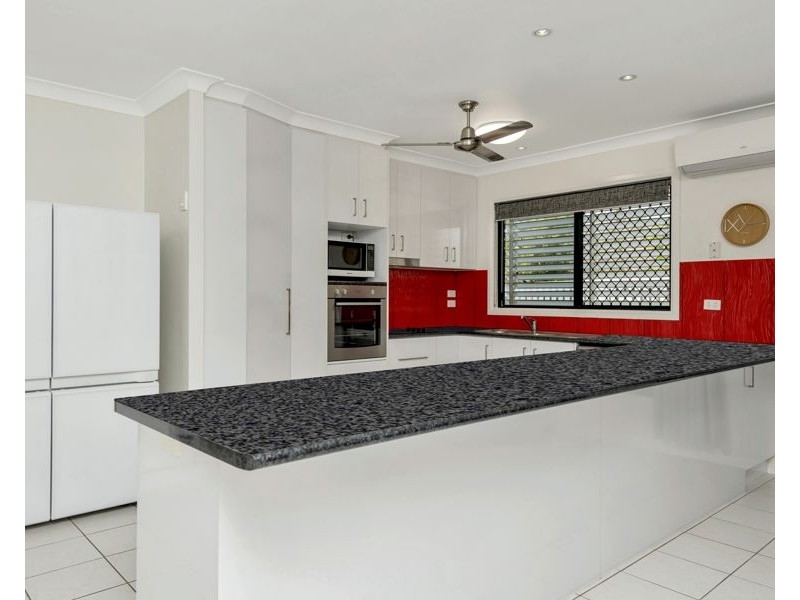 18 Donostia Crescent, Bushland Beach QLD 4818