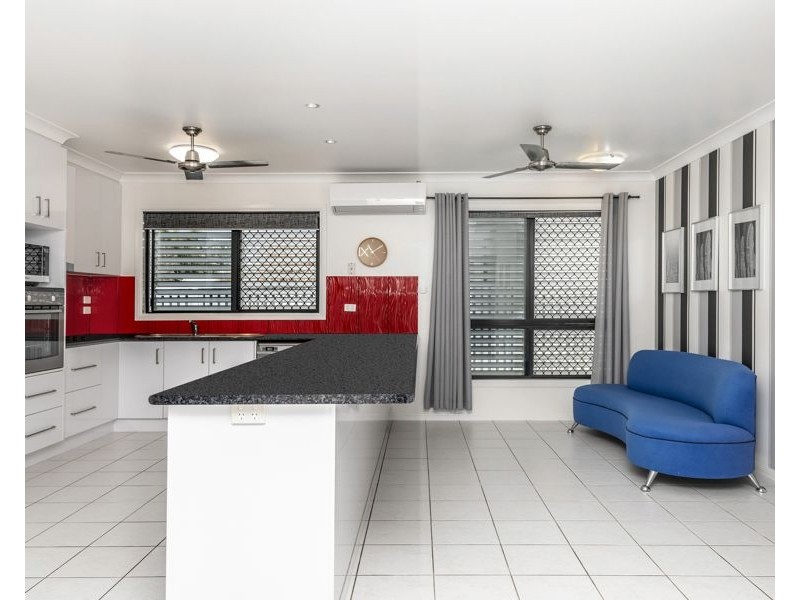 18 Donostia Crescent, Bushland Beach QLD 4818