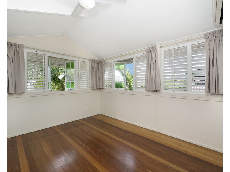 80 Carmody Street, Hermit Park QLD 4812