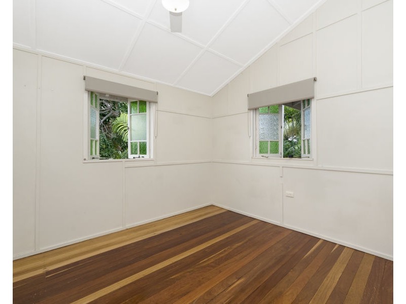 80 Carmody Street, Hermit Park QLD 4812