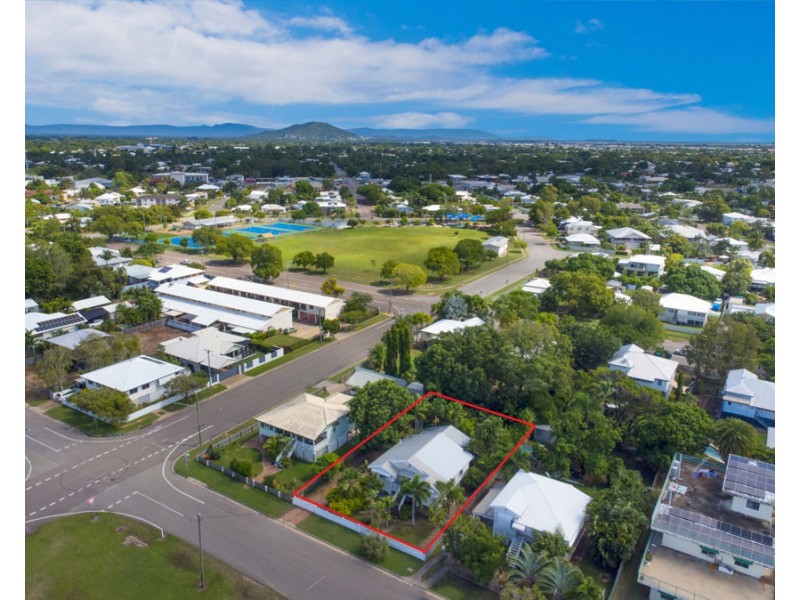 80 Carmody Street, Hermit Park QLD 4812