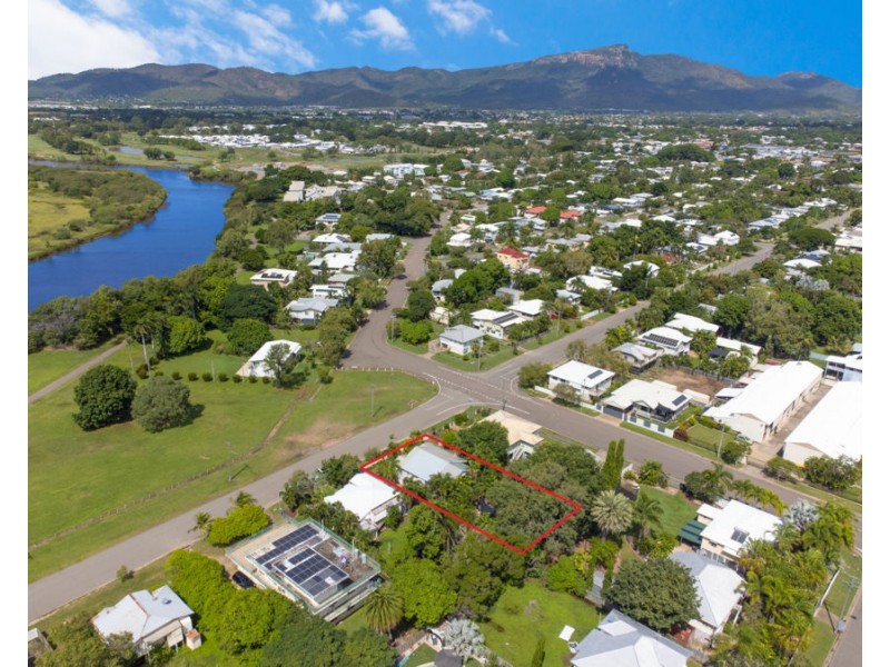 80 Carmody Street, Hermit Park QLD 4812