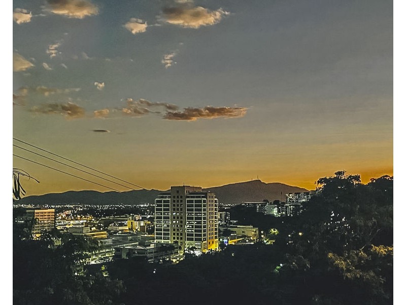 13/13-15 Hale Street, North Ward QLD 4810