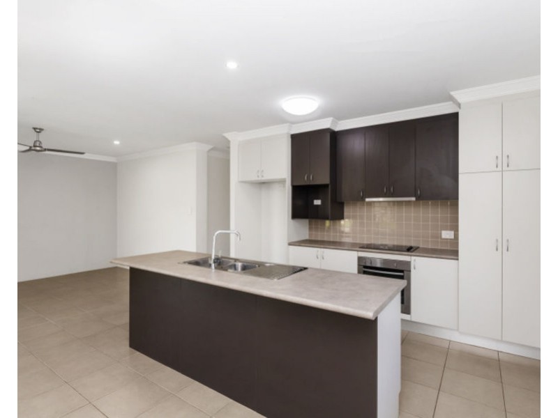 63 Bilbao Place, Bushland Beach QLD 4818