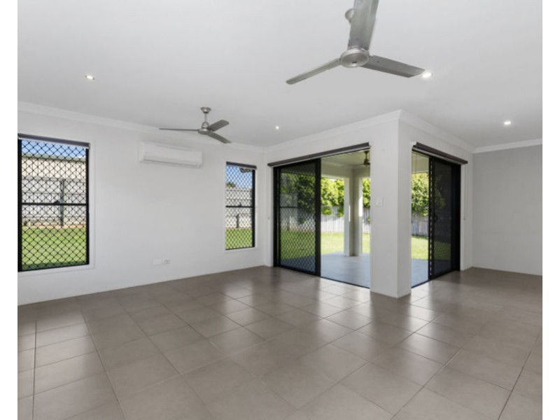 63 Bilbao Place, Bushland Beach QLD 4818