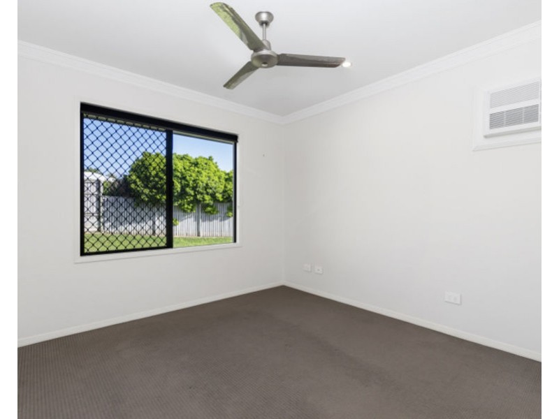 63 Bilbao Place, Bushland Beach QLD 4818