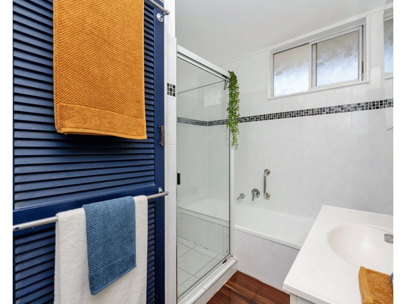 48 Davies Street, Mount Louisa QLD 4814