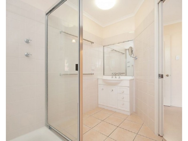 2/22 Primrose Street, North Ward QLD 4810