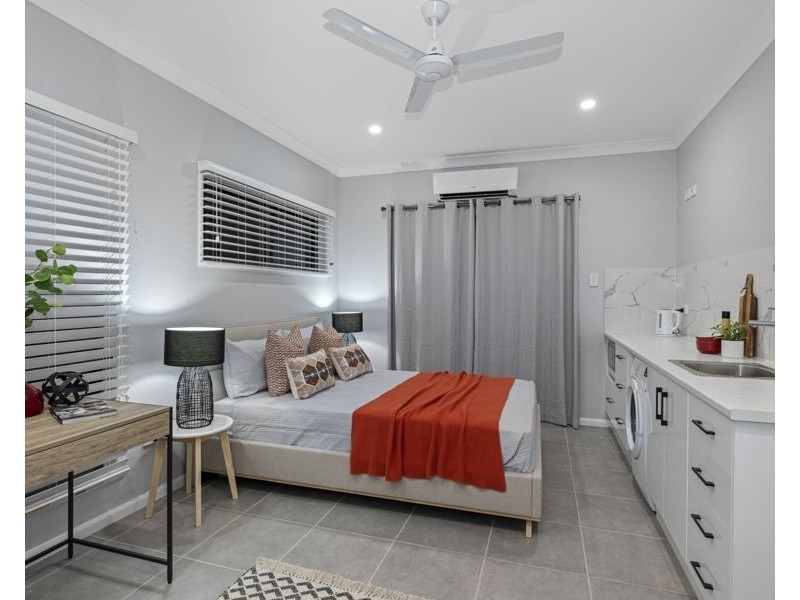 1/5A Hugh Street, West End QLD 4810