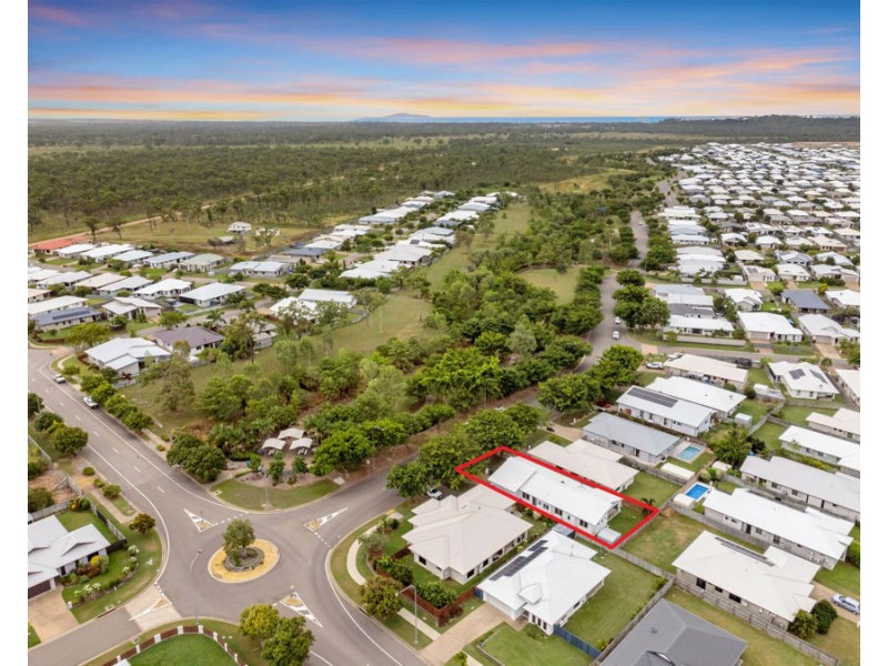 3 Sanctum Boulevard, Mount Low QLD 4818