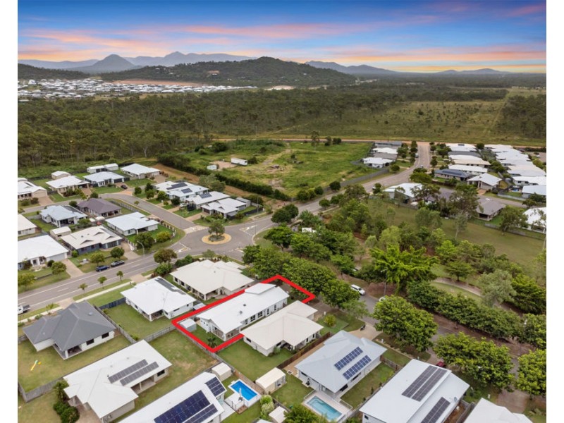 3 Sanctum Boulevard, Mount Low QLD 4818