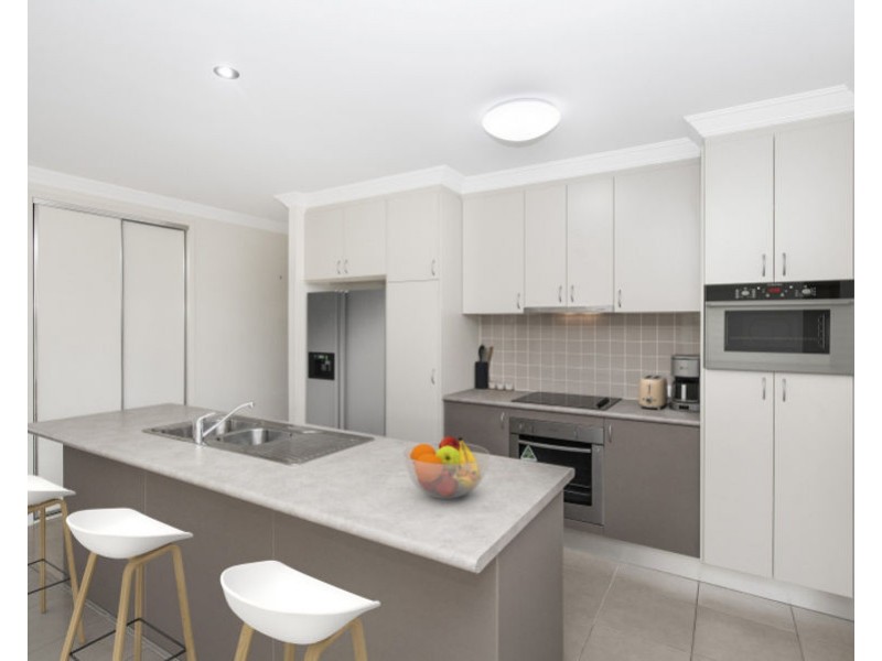 72 Daintree Drive, Bushland Beach QLD 4818