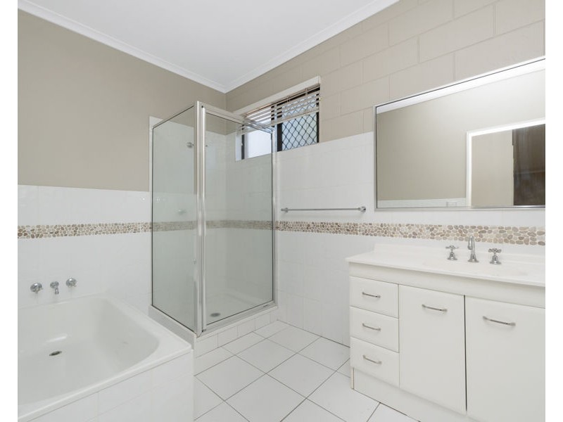 6 Cali Court, Mount Low QLD 4818