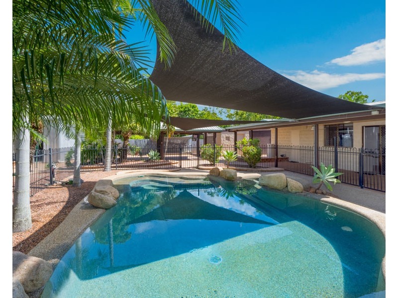 6 Cali Court, Mount Low QLD 4818