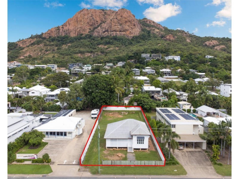 30 Paxton Street, North Ward QLD 4810