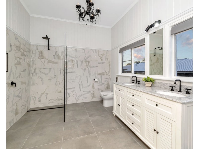 14 Mango Avenue, Mundingburra QLD 4812