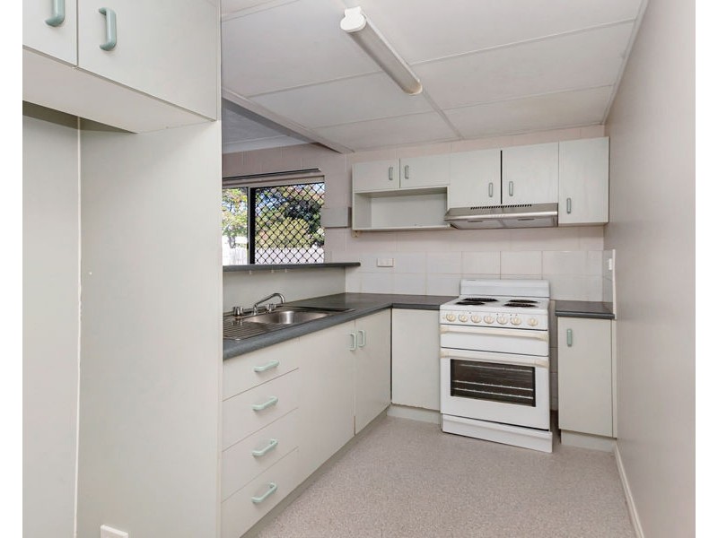 2/36-38 Henry Street, West End QLD 4810