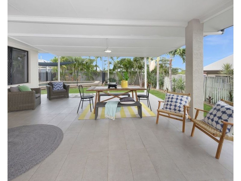 12 Baxendell Place, Bushland Beach QLD 4818