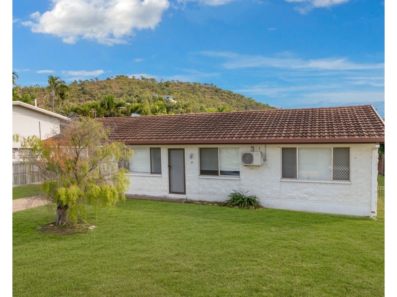 33 Banfield Drive, Mount Louisa QLD 4814