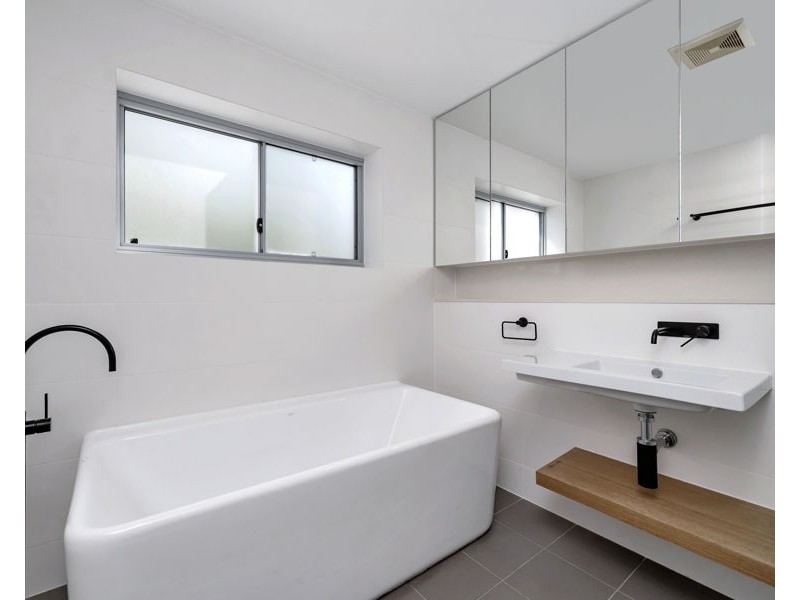 2/62 The Strand, North Ward QLD 4810