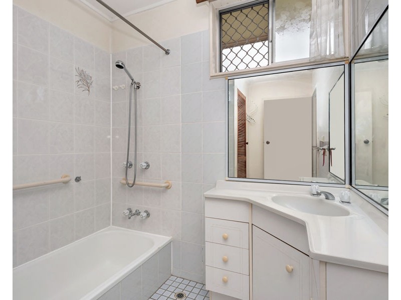 12 Hasson Street, Kirwan QLD 4817