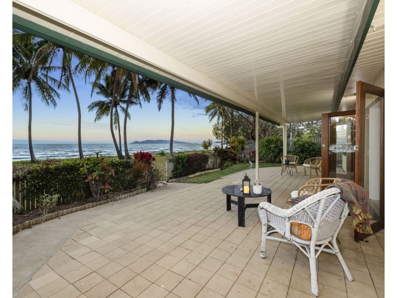 53 Cay Street, Saunders Beach QLD 4818