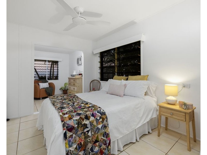 53 Cay Street, Saunders Beach QLD 4818